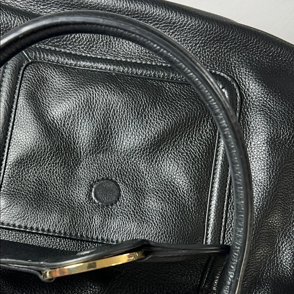 Tory Burch Black Leather Shoulder Bag with Gold Accents D10